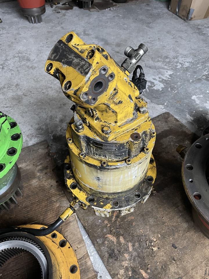 NEW HOLLAND Mh plus - Swing motor for Excavator: picture 5 NEW HOLLAND Mh plus - Swing motor for Excavator: picture 5