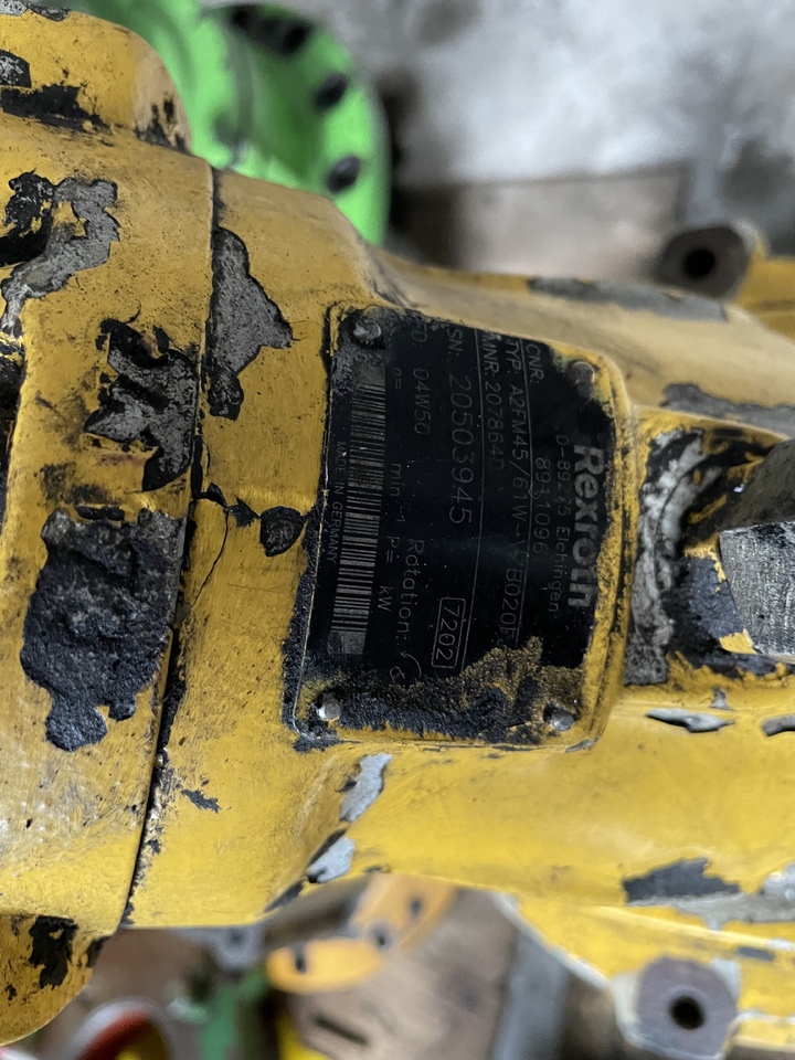 NEW HOLLAND Mh plus - Swing motor for Excavator: picture 4 NEW HOLLAND Mh plus - Swing motor for Excavator: picture 4