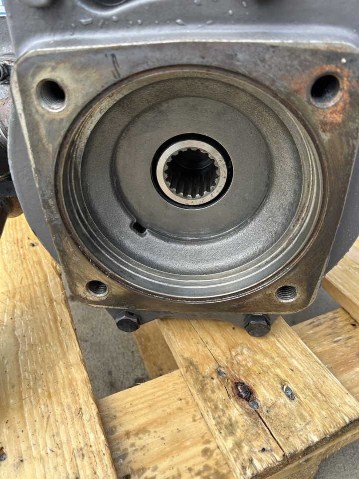 ZF 2HL-270 - Gearbox for Excavator: picture 2 ZF 2HL-270 - Gearbox for Excavator: picture 2