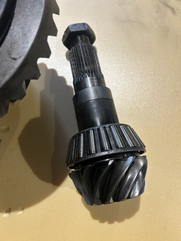 ZF 4472 348 064 35:12 - Differential gear for Wheel excavator: picture 4 ZF 4472 348 064 35:12 - Differential gear for Wheel excavator: picture 4