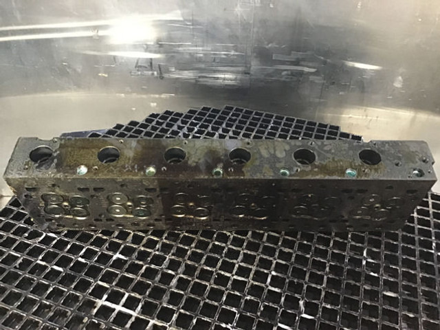 Liebherr Cylinderhead - Cylinder block: picture 4 Liebherr Cylinderhead - Cylinder block: picture 4