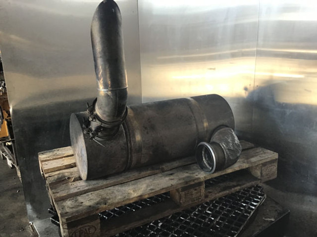 Liebherr Exhaust - Muffler: picture 2 Liebherr Exhaust - Muffler: picture 2
