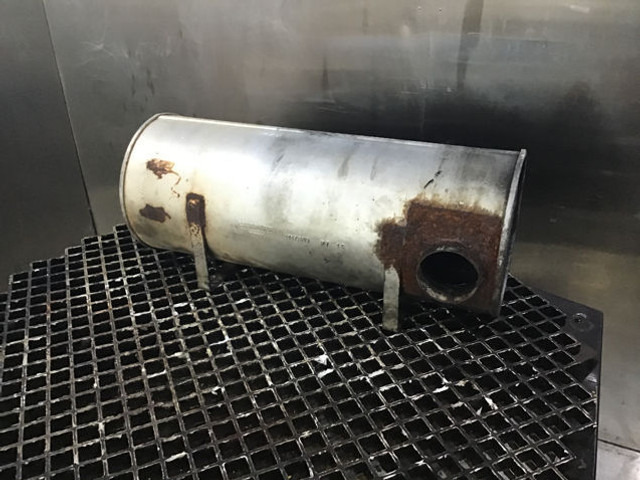 Liebherr Exhaust Silencer - Muffler: picture 1 Liebherr Exhaust Silencer - Muffler: picture 1