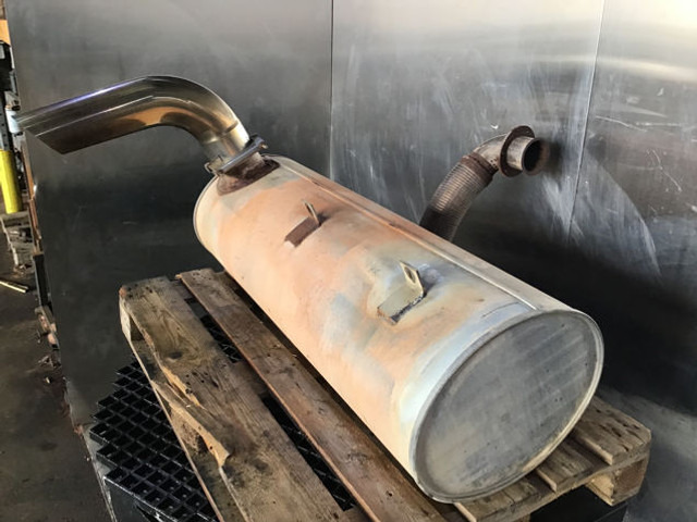 Liebherr Exhaust Silencer - Muffler: picture 2 Liebherr Exhaust Silencer - Muffler: picture 2