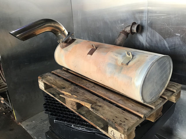 Liebherr Exhaust Silencer - Muffler: picture 1 Liebherr Exhaust Silencer - Muffler: picture 1