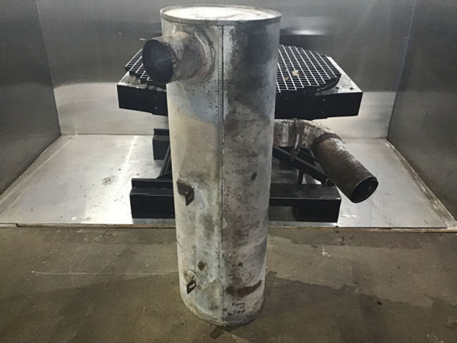 Liebherr Exhaust Silencer - Muffler: picture 1 Liebherr Exhaust Silencer - Muffler: picture 1