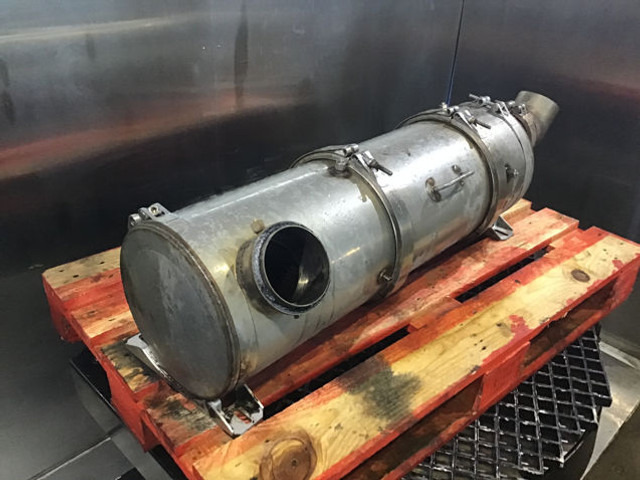 Liebherr Exhaust System - Muffler: picture 2 Liebherr Exhaust System - Muffler: picture 2