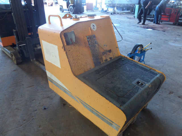 Liebherr Fuel Tank - Fuel tank: picture 1 Liebherr Fuel Tank - Fuel tank: picture 1