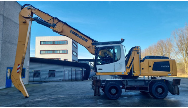 Liebherr LH30 M - Waste/ Industry handler: picture 4 Liebherr LH30 M - Waste/ Industry handler: picture 4