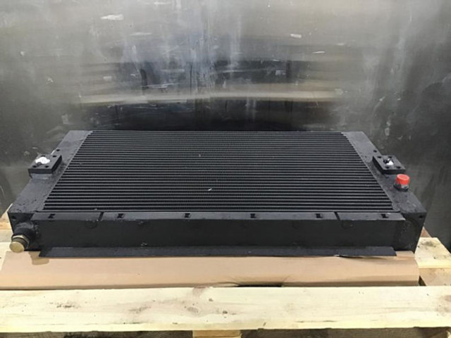 New Oil cooler Liebherr Oil Cooler: picture 10