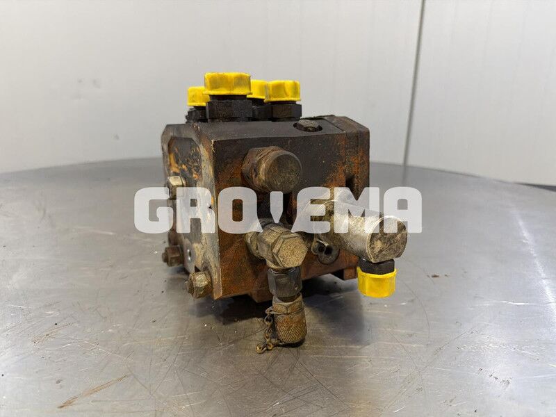 Liebherr R922 / R926 K-LC / R946 LC / R946 LC-V / R946 NLC / R922 Li / R922 LC / R922 ENGINE LIEBHERR / R926 LC / R920 / R920 LC / R920 N - Hydraulics: picture 3 Liebherr R922 / R926 K-LC / R946 LC / R946 LC-V / R946 NLC / R922 Li / R922 LC / R922 ENGINE LIEBHERR / R926 LC / R920 / R920 LC / R920 N - Hydraulics: picture 3