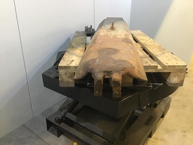 Liebherr R954C / R956 / R964C / R956 LC / R966 / R966 LC-V / R970 S-HD / R976 LCV / R966 LC - Hydraulic cylinder: picture 2 Liebherr R954C / R956 / R964C / R956 LC / R966 / R966 LC-V / R970 S-HD / R976 LCV / R966 LC - Hydraulic cylinder: picture 2