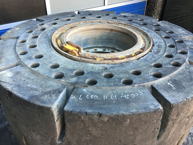 Wheels and tires Liebherr Tires 23,5R25: picture 7