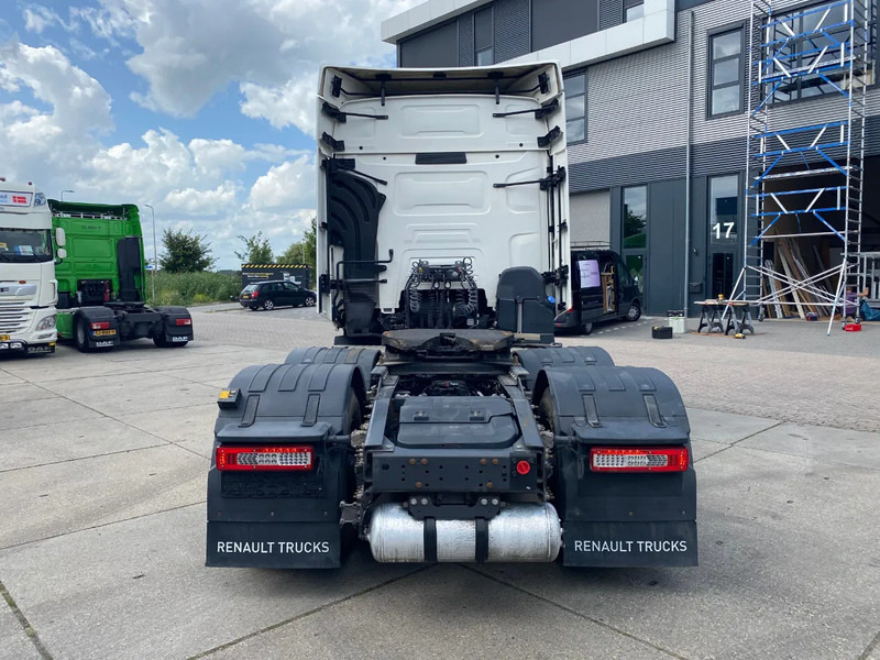 Renault T520 Comfort / 6x2/4 / Steering Axle / Hub Reduction / 209.188 km - Tractor unit: picture 5 Renault T520 Comfort / 6x2/4 / Steering Axle / Hub Reduction / 209.188 km - Tractor unit: picture 5