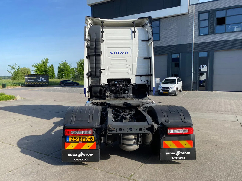 Volvo FH 13.460 Globetrotter / I-Save - Tractor unit: picture 4 Volvo FH 13.460 Globetrotter / I-Save - Tractor unit: picture 4