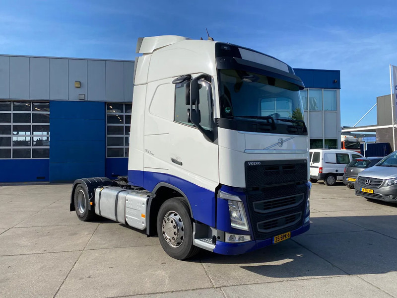 Volvo FH 13.460 Globetrotter / I-Save - Tractor unit: picture 3 Volvo FH 13.460 Globetrotter / I-Save - Tractor unit: picture 3