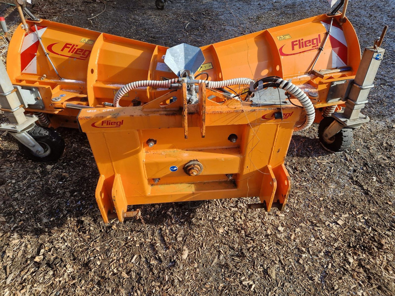 Fliegl Mammut Duplex - Snow plough: picture 4 Fliegl Mammut Duplex - Snow plough: picture 4
