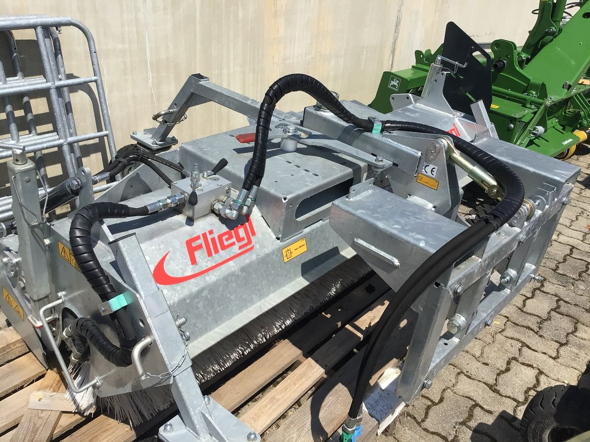 Fliegl Typ 600 - Broom: picture 1 Fliegl Typ 600 - Broom: picture 1