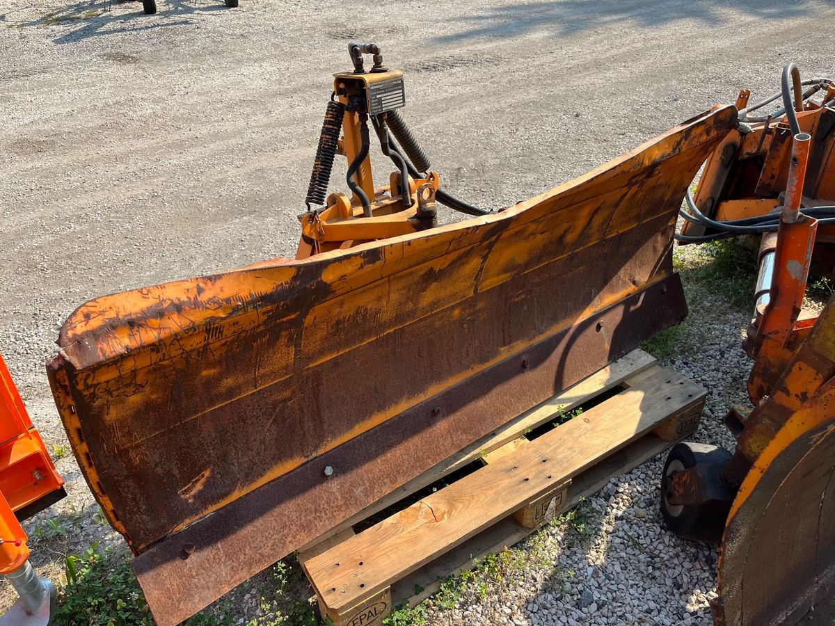 Kronberger Junior 180 - Snow plough for Municipal/ Special vehicle: picture 1 Kronberger Junior 180 - Snow plough for Municipal/ Special vehicle: picture 1