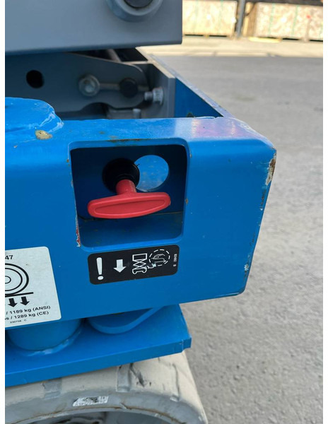 Scissor lift Genie GS 4047: picture 14