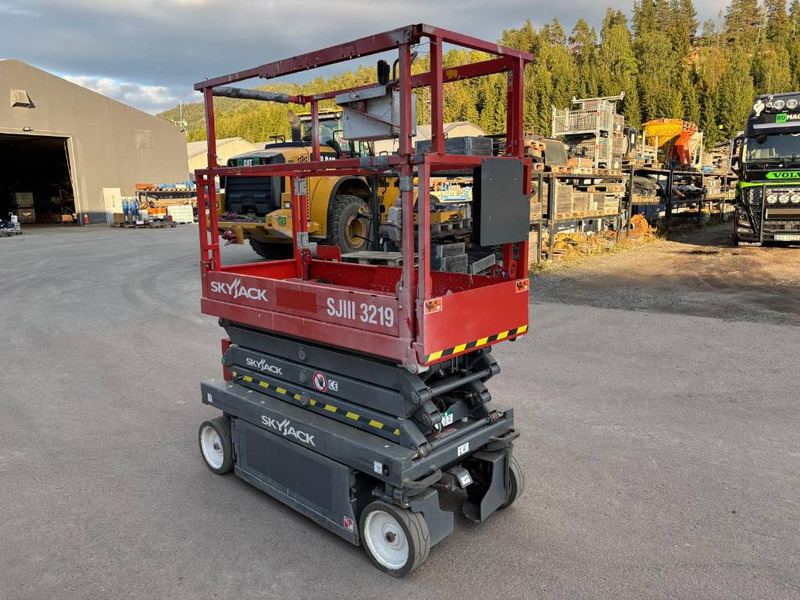 Skyjack SJ III 3219 - Scissor lift: picture 2 Skyjack SJ III 3219 - Scissor lift: picture 2