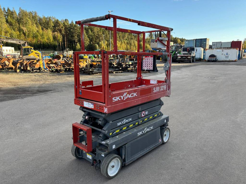 Skyjack SJ III 3219 - Scissor lift: picture 4 Skyjack SJ III 3219 - Scissor lift: picture 4