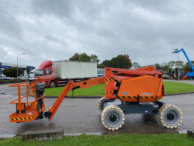 JLG 340AJ - Articulated boom: picture 3 JLG 340AJ - Articulated boom: picture 3