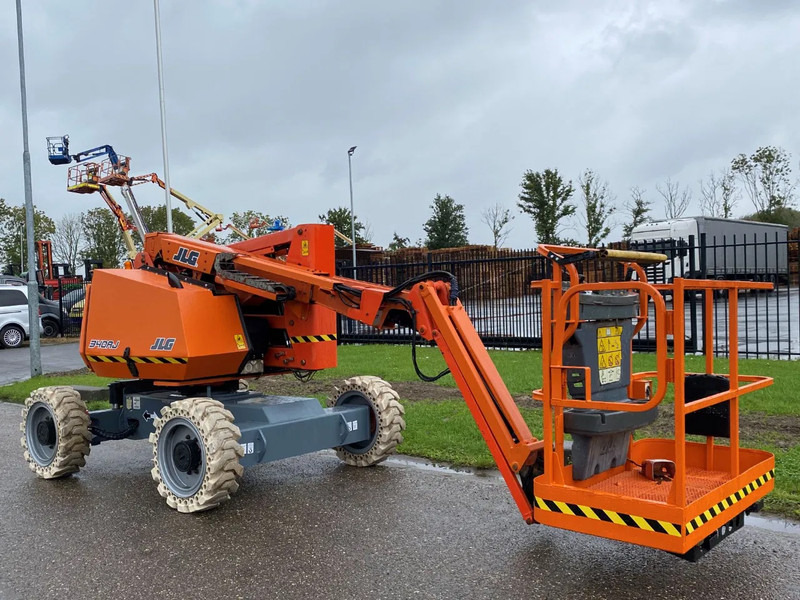 JLG 340AJ - Articulated boom: picture 1 JLG 340AJ - Articulated boom: picture 1