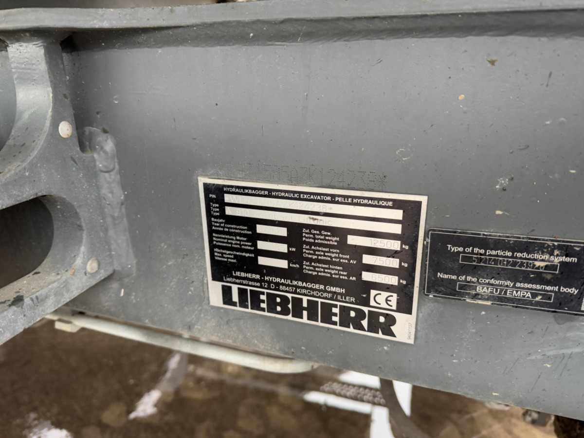 Wheel excavator LIEBHERR 910 Compact Litronic Powertilt: picture 13