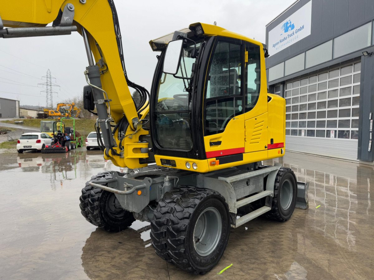 Wheel excavator LIEBHERR 910 Compact Litronic Powertilt: picture 8