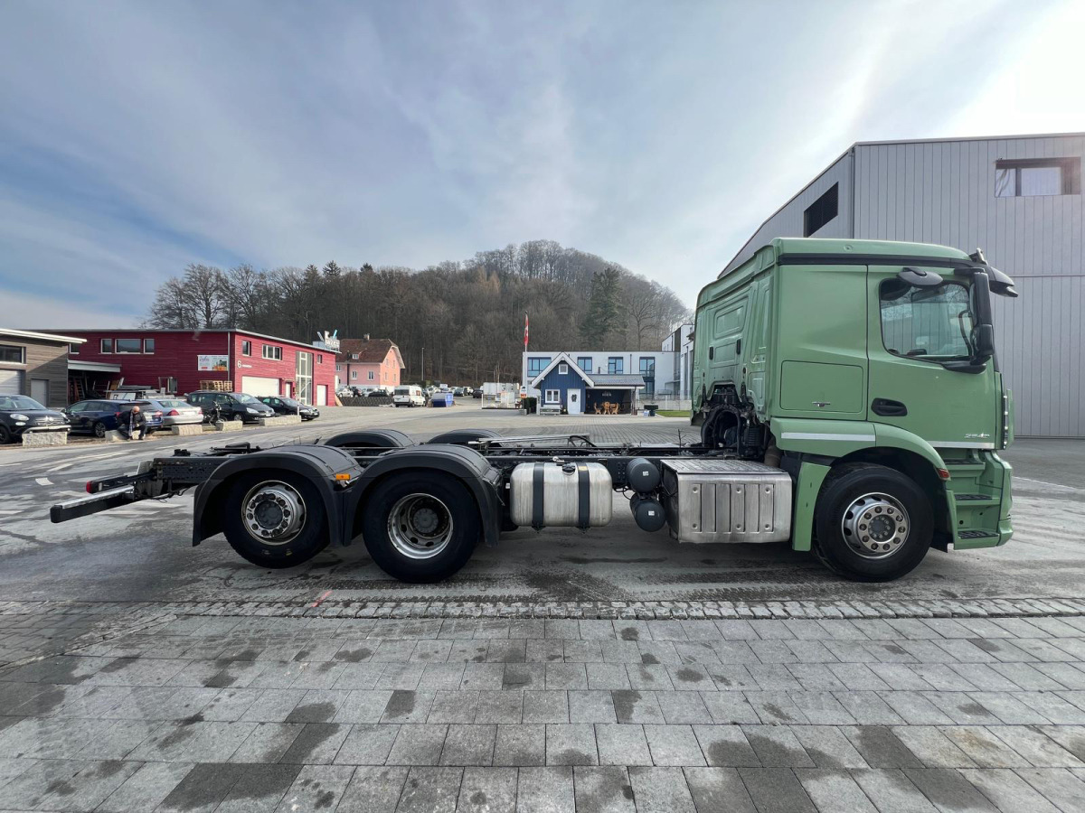 MERCEDES Actros 2543 6x2 - Cab chassis truck: picture 3 MERCEDES Actros 2543 6x2 - Cab chassis truck: picture 3