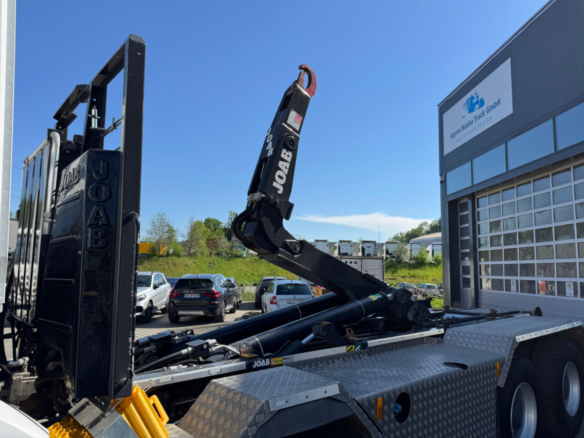 Hook lift truck MERCEDES Arocs 3251 8x4: picture 8