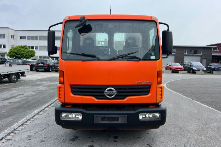 Nissan Atleon 80.19 4x2 Hooklift - Hook lift truck: picture 3 Nissan Atleon 80.19 4x2 Hooklift - Hook lift truck: picture 3