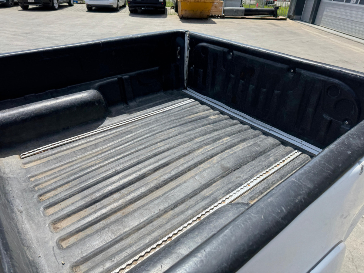 Pickup truck TOYOTA Hilux 3.0D 4WD: picture 8