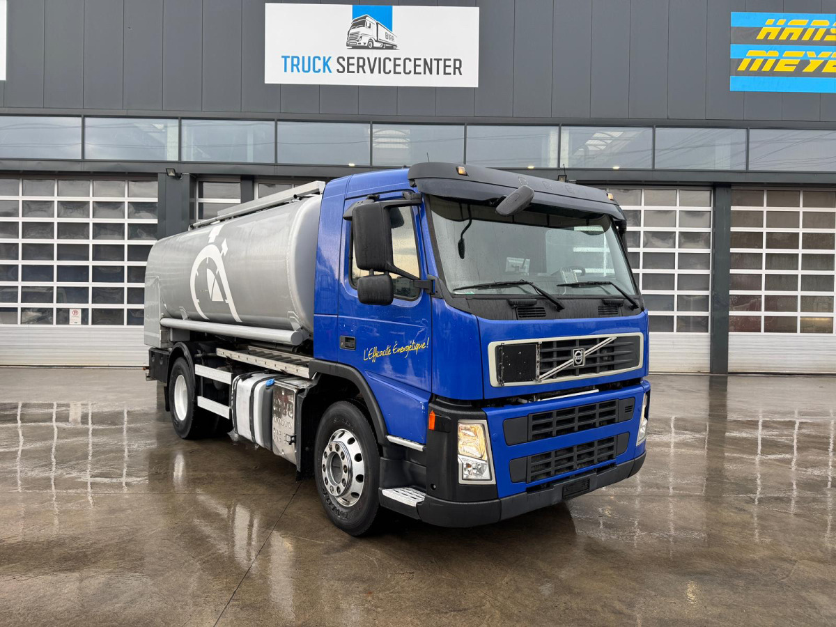VOLVO FM-440 4x2 Tankwagen 13'500L - Tank truck: picture 3 VOLVO FM-440 4x2 Tankwagen 13'500L - Tank truck: picture 3