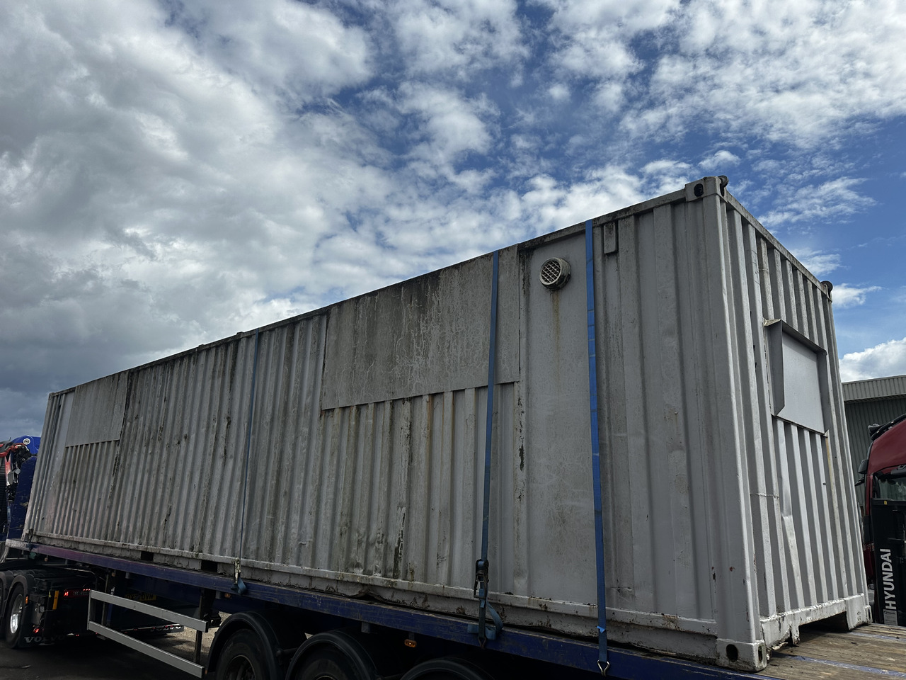40' SHIPPING CONTAINER - Construction equipment: picture 3 40' SHIPPING CONTAINER - Construction equipment: picture 3