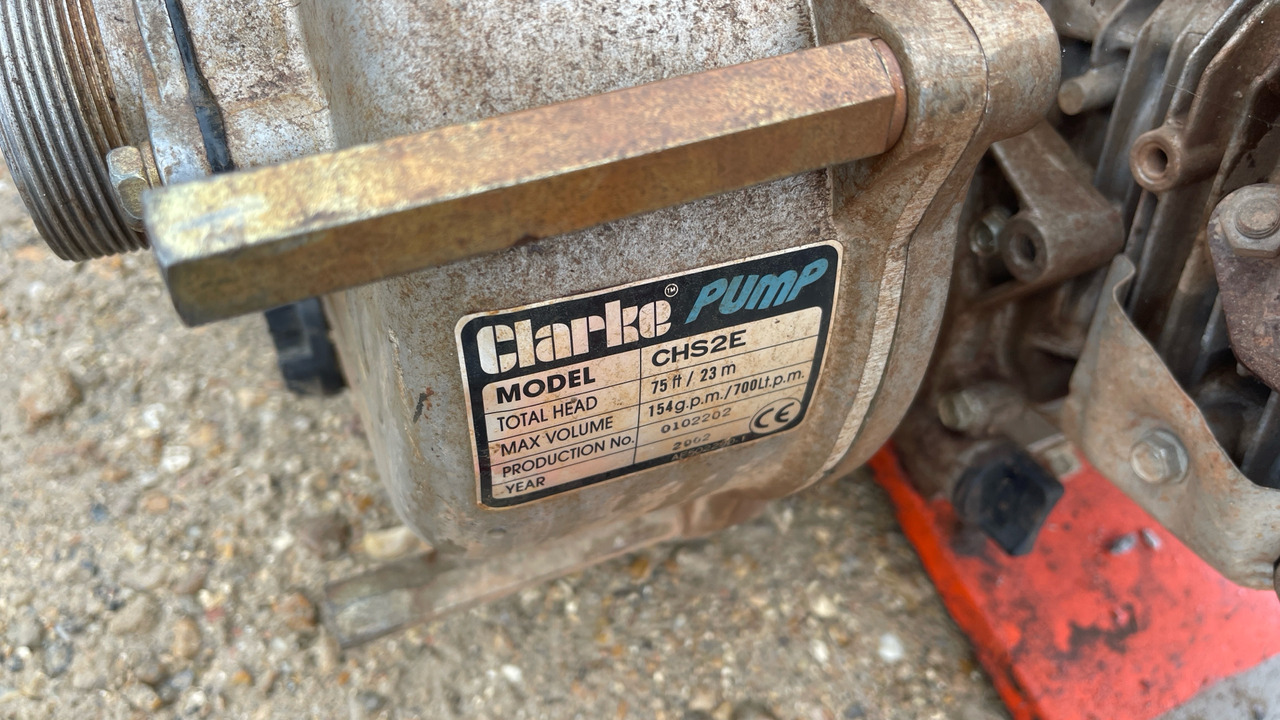 CLARKE WATER PUMP - Construction equipment: picture 1 CLARKE WATER PUMP - Construction equipment: picture 1