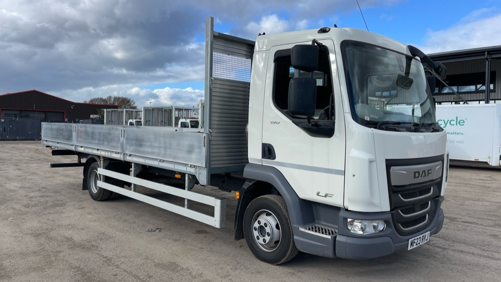 DAF LF 190 EURO 6 7.5 TONNE - Dropside/ Flatbed truck: picture 1 DAF LF 190 EURO 6 7.5 TONNE - Dropside/ Flatbed truck: picture 1