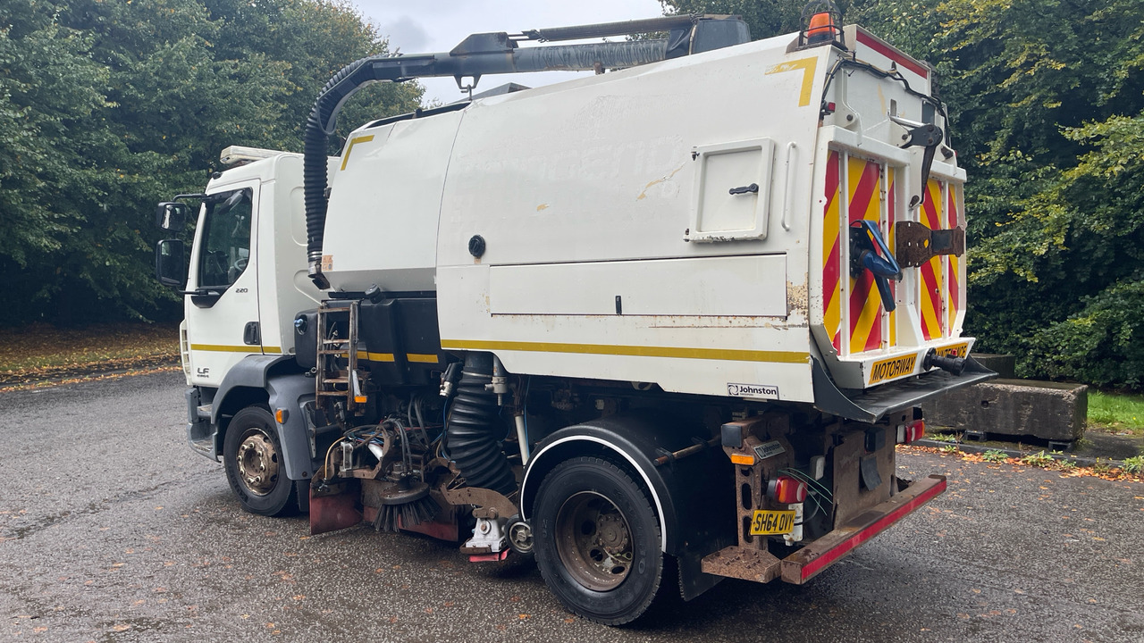 DAF LF 220 - Road sweeper: picture 3 DAF LF 220 - Road sweeper: picture 3