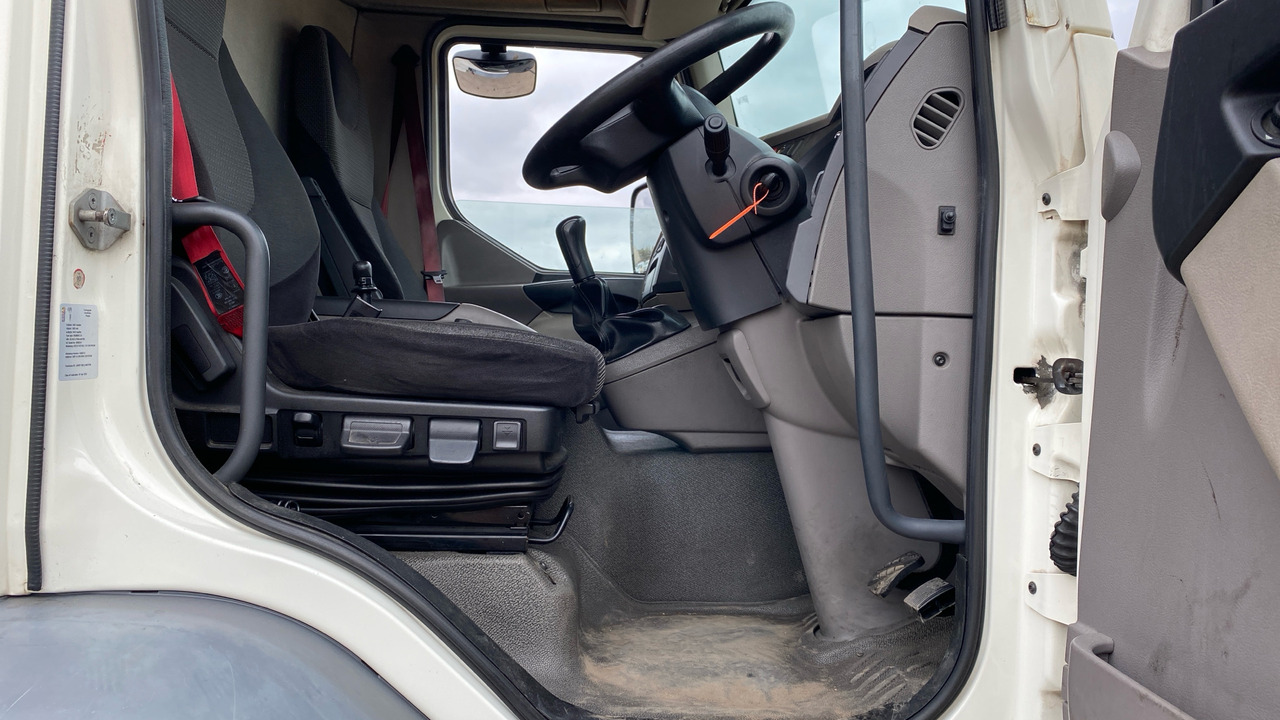 DAF LF 220 - Refrigerator truck: picture 5 DAF LF 220 - Refrigerator truck: picture 5