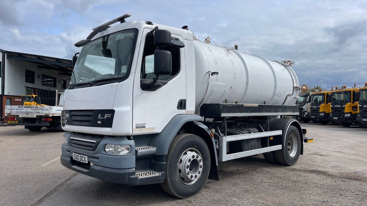 DAF LF 55.220 - Tank truck: picture 2 DAF LF 55.220 - Tank truck: picture 2