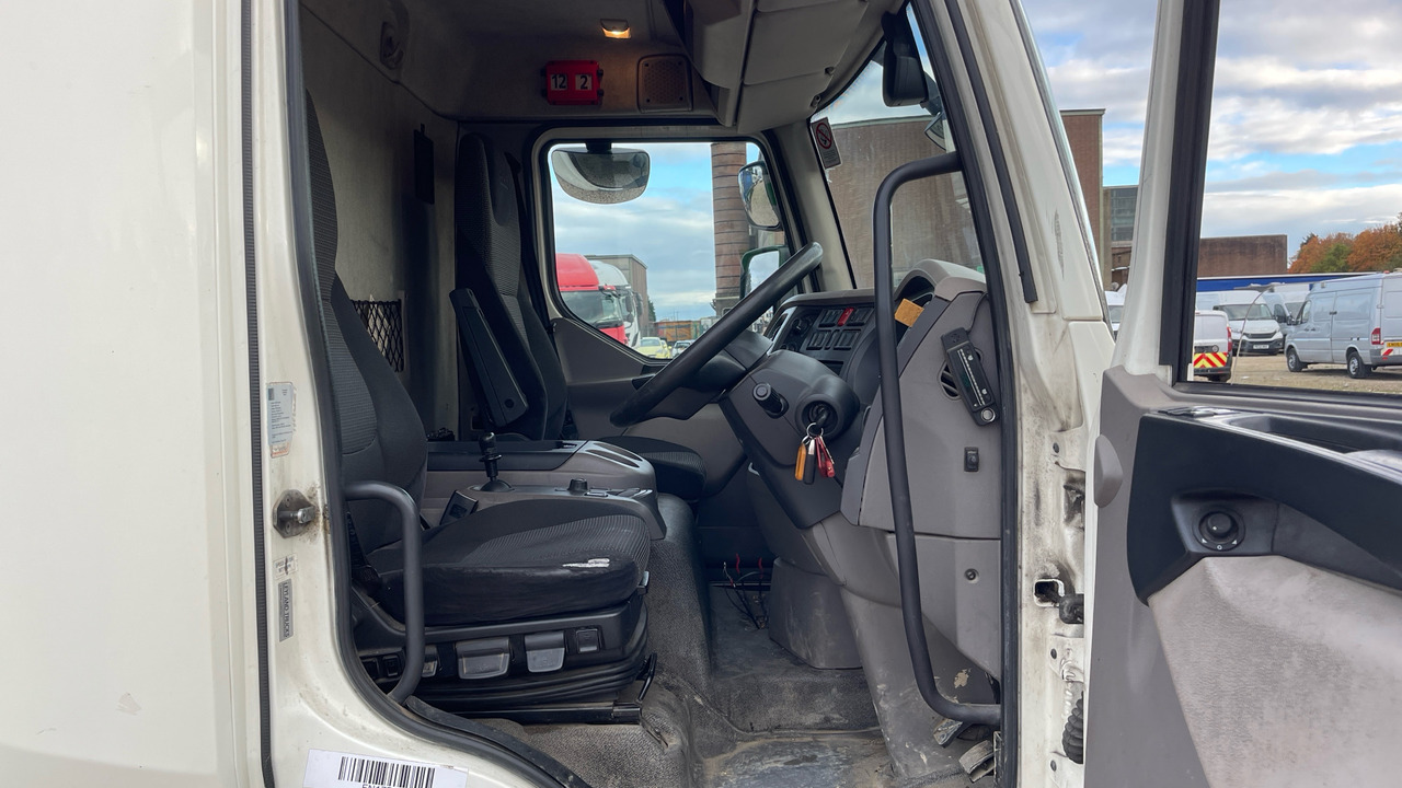 Daf LF 180 - Curtainsider truck: picture 5 Daf LF 180 - Curtainsider truck: picture 5