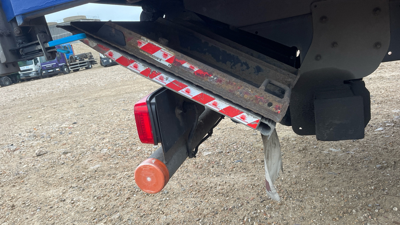 Curtainsider truck Daf LF 230: picture 15 Curtainsider truck Daf LF 230: picture 15