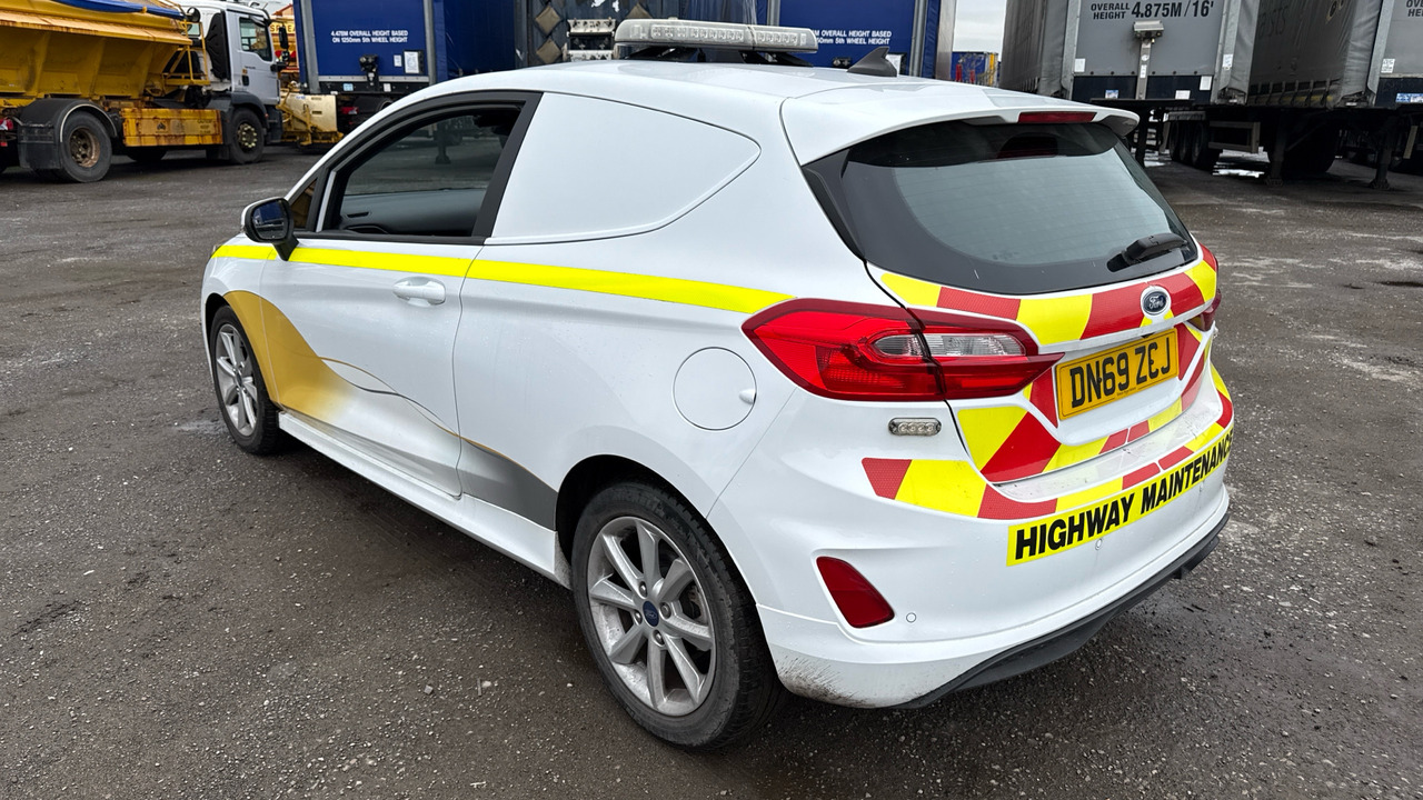 FORD FIESTA 1.5 TDCi 85PS - Car: picture 3 FORD FIESTA 1.5 TDCi 85PS - Car: picture 3