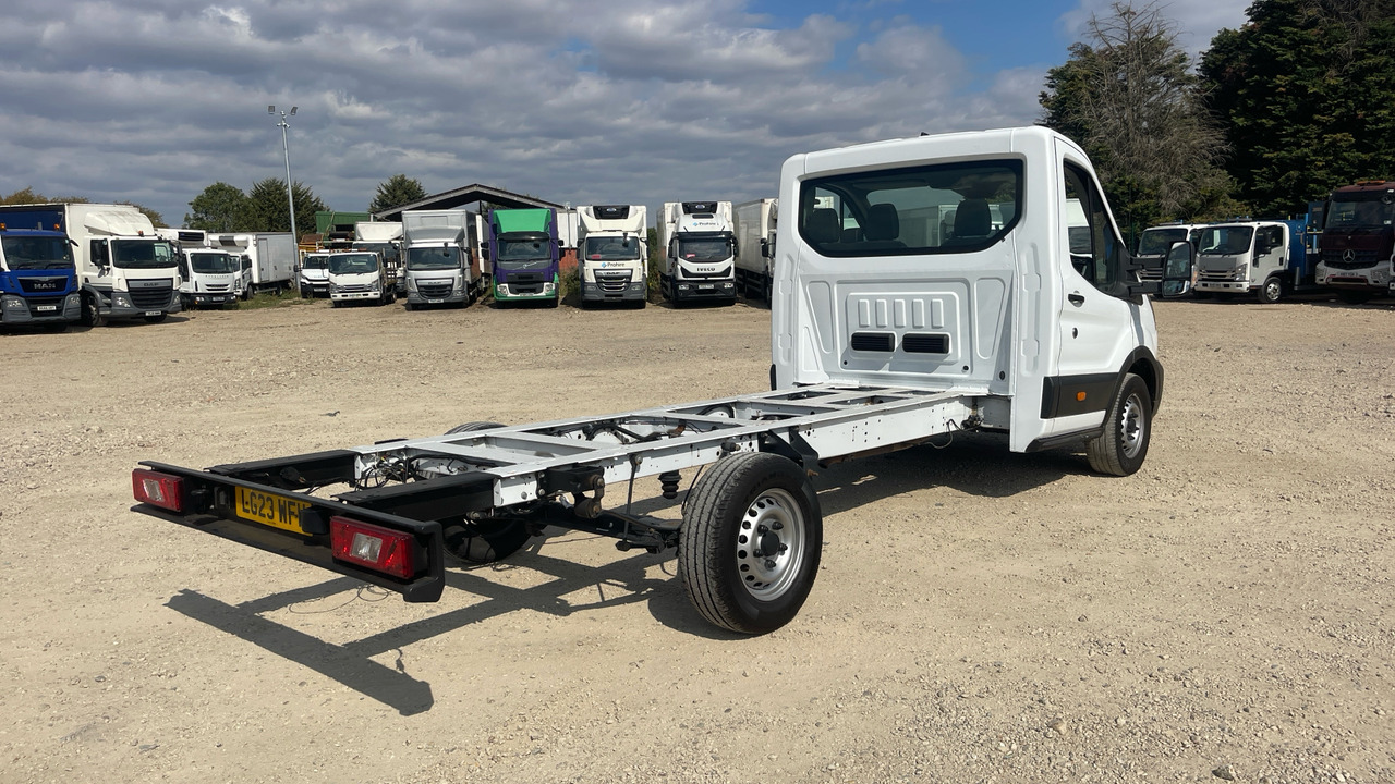 FORD TRANSIT 350 2.0 ECO BLUE 130PS - Box van: picture 4 FORD TRANSIT 350 2.0 ECO BLUE 130PS - Box van: picture 4