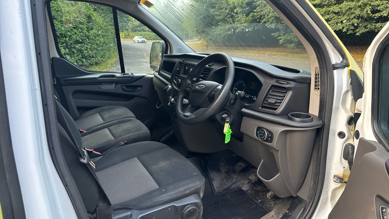 FORD TRANSIT CUSTOM 2.0 TDCi 105ps - Combi van: picture 5 FORD TRANSIT CUSTOM 2.0 TDCi 105ps - Combi van: picture 5