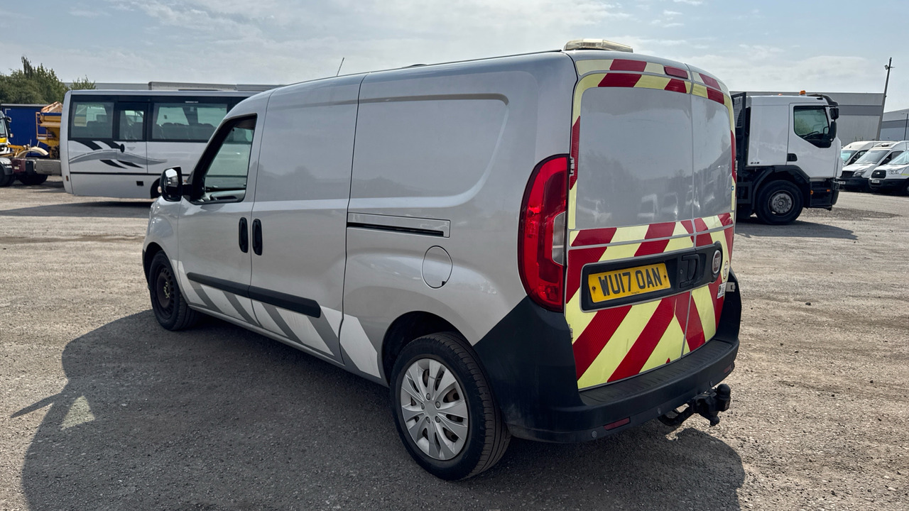 Fiat Doblo 1.6 MULTIJET 16V - Small van: picture 3 Fiat Doblo 1.6 MULTIJET 16V - Small van: picture 3