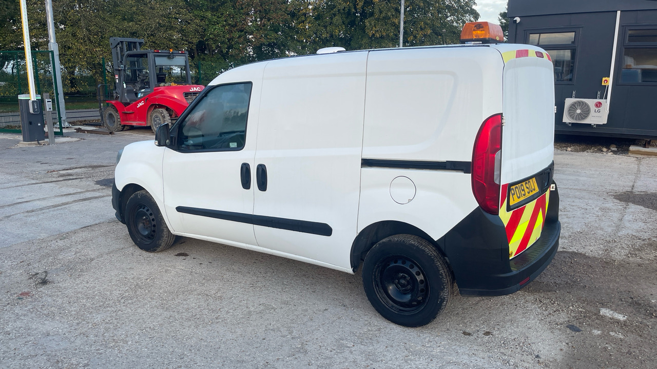Fiat Doblo CARGO 1.3 MULTIJET 95PS - Small van: picture 3 Fiat Doblo CARGO 1.3 MULTIJET 95PS - Small van: picture 3