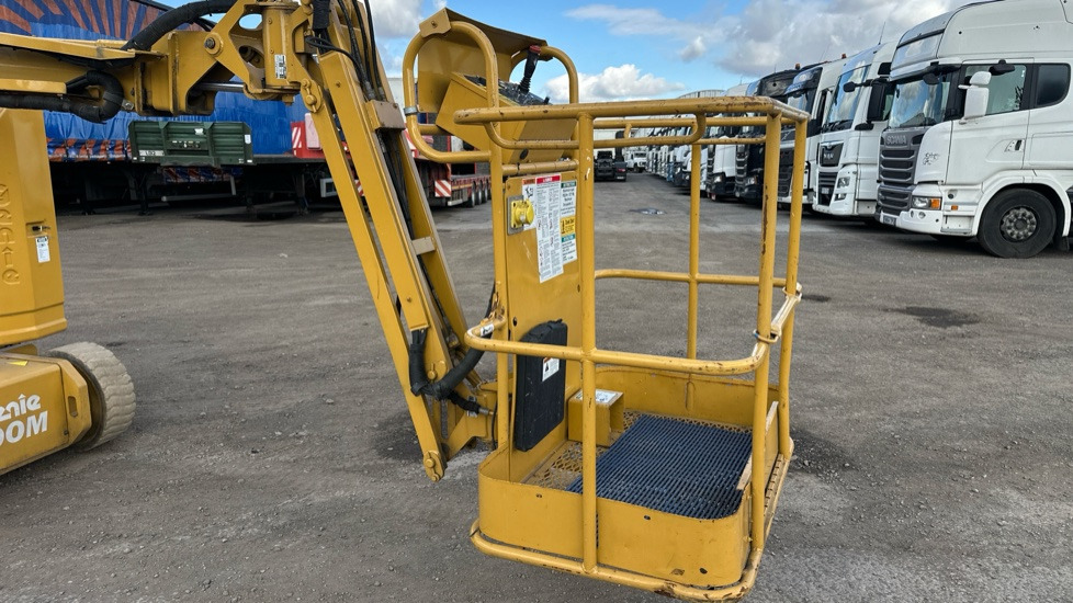 GENIE 230/20N - Truck mounted aerial platform: picture 5 GENIE 230/20N - Truck mounted aerial platform: picture 5
