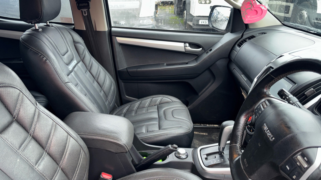 Pickup truck, Combi van ISUZU D-MAX 2.5TD Centurion: picture 8 Pickup truck, Combi van ISUZU D-MAX 2.5TD Centurion: picture 8